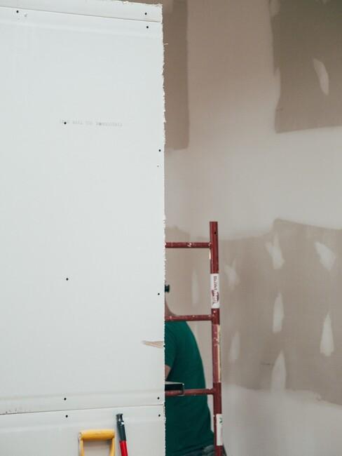 verbouwing met muren stucen