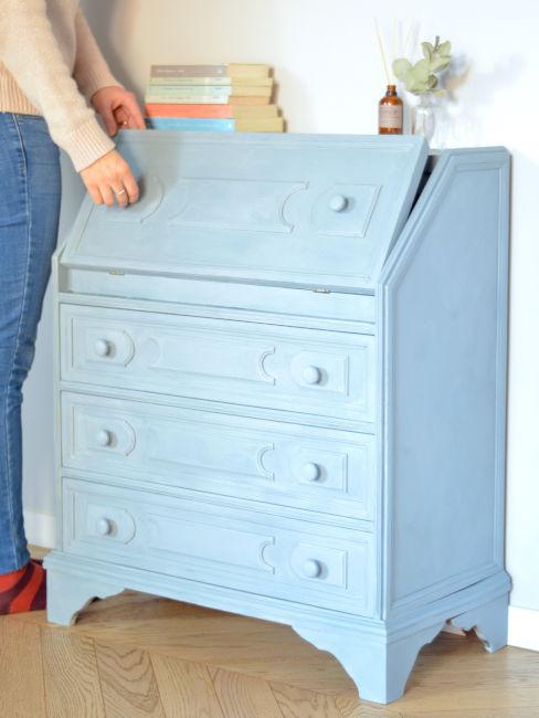 blauwe shabby chic stijl kast