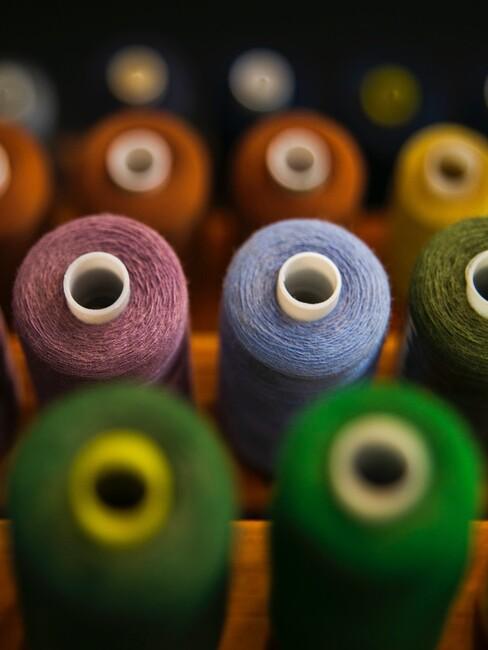 kleding maken met gekleurde garen