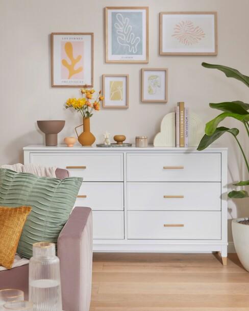 muur met fotolijstjes