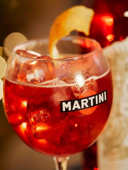 martini in rond glas