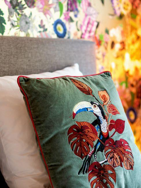 sierkussens met oosterse print voor een boutique sfeer