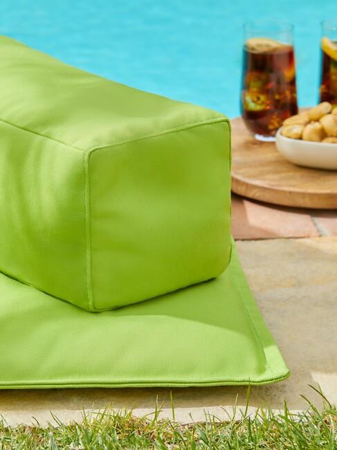 groene zitzak als tuincadeau