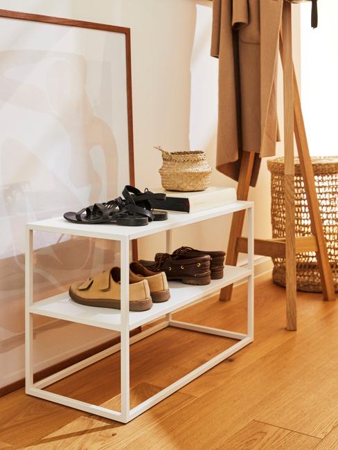 schoenen opbergen in de hal