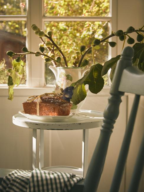 porseleinen vaas handbeschilderd