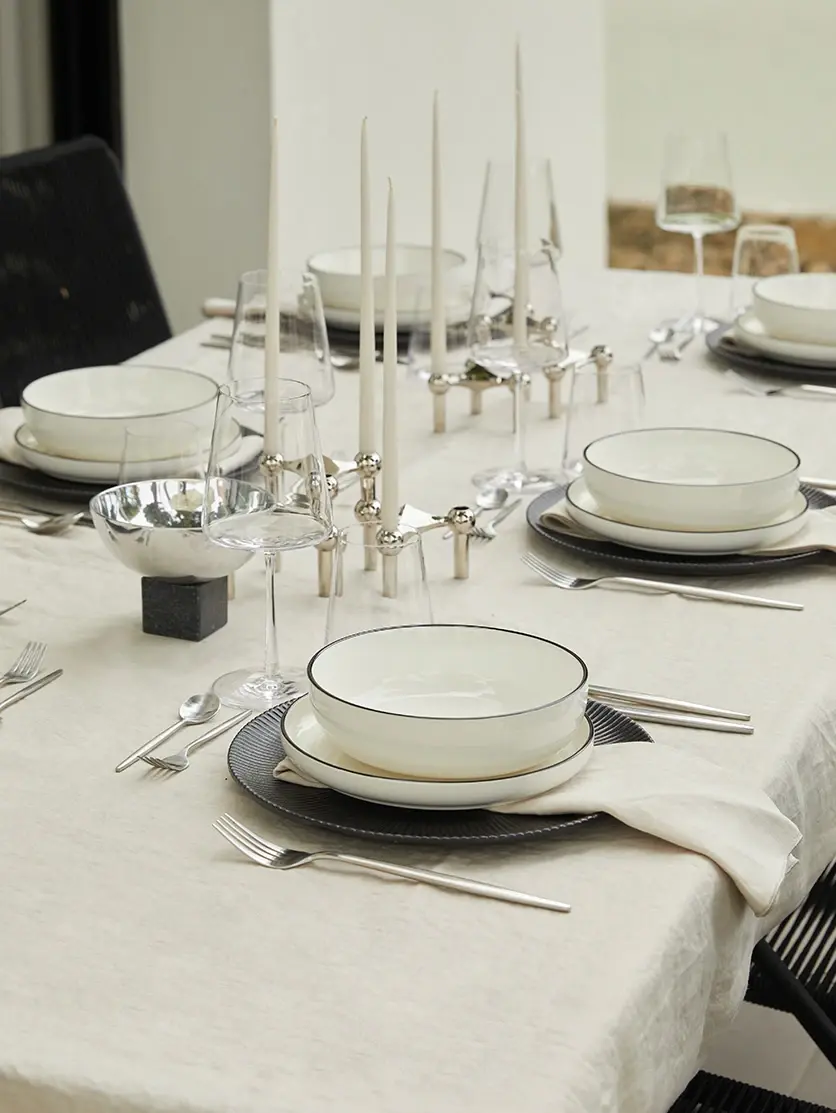 moderne paastafel in zwart wit