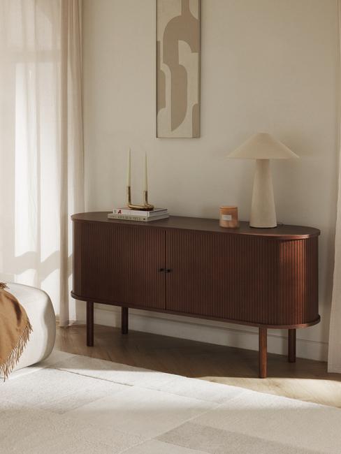 Dekoracje na konsoli w salonie