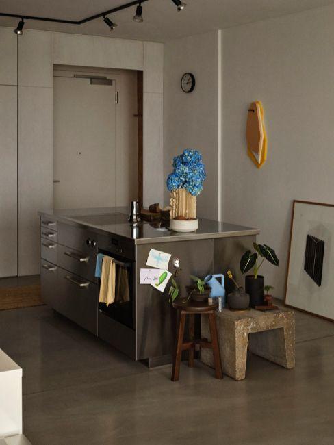 industrialna kuchnia z wyspą