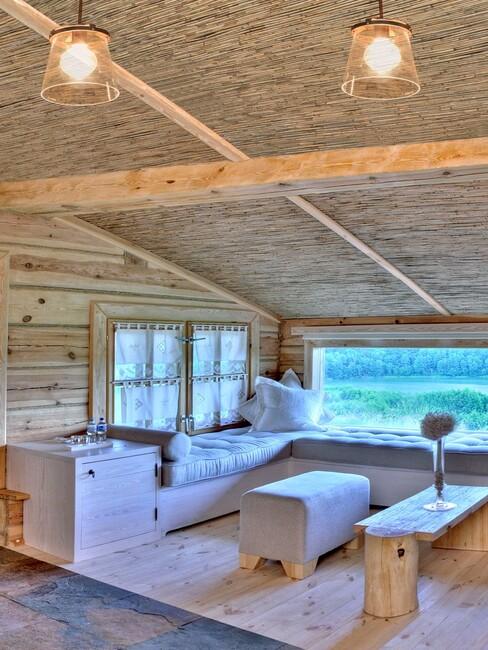 Drewniane wnętrza Chaty Lnianej Hotelu Głęboczek