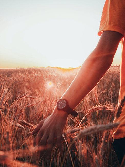 spacer w zbożu mindfulness