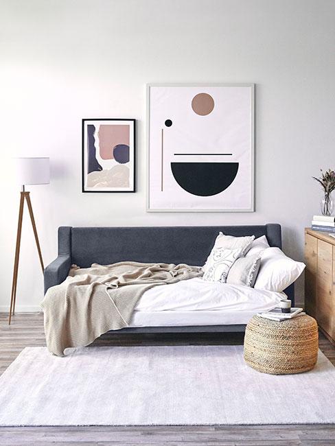 Sofa rozkładana w salonie