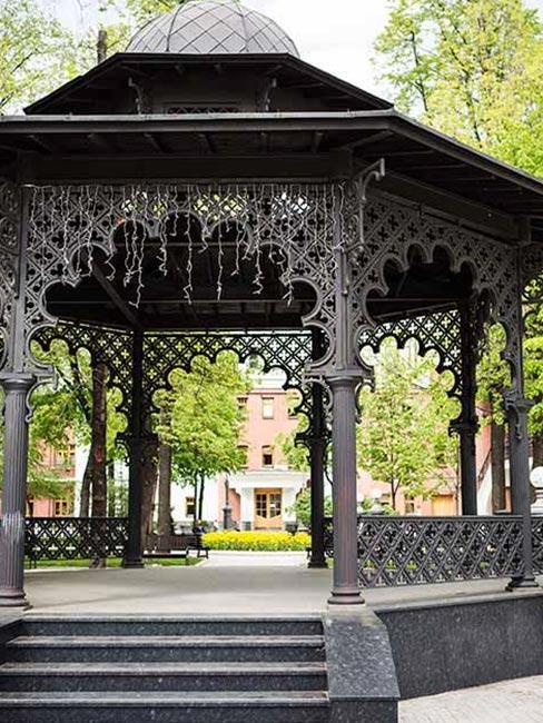 Pagoda w Hermitage Garden w Moskwie