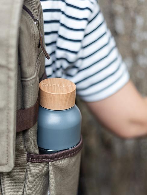 Butelka ekologiczna w plecaku dziecka