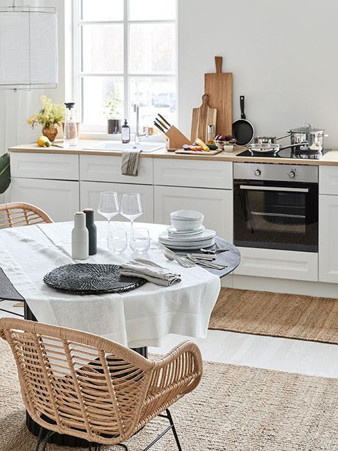 jasna kuchnia w stylu skandynawskim