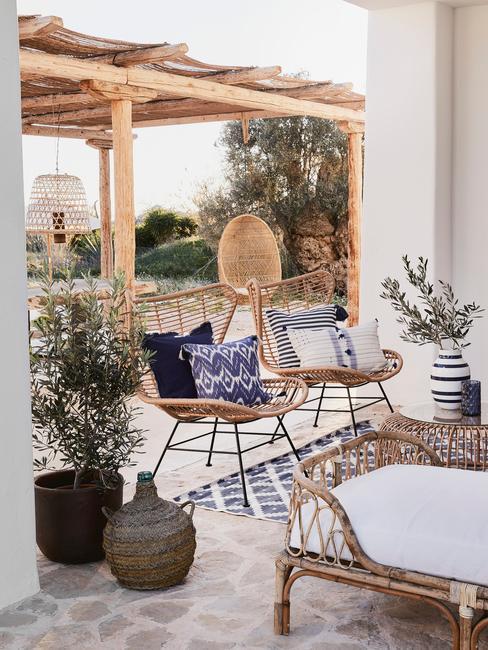 Elegancki ogród w wersji zimowej