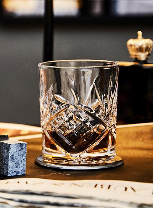 whisky w szklance