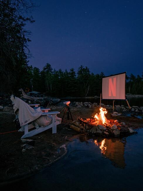 Pomysł na randkę w plenerze - filmowy seans na rzutniku