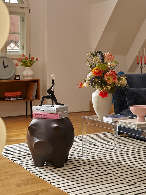 ekscentryzcne meble w salonie avant basic