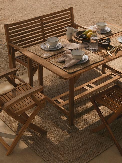 drewniane meble na balkon i taras