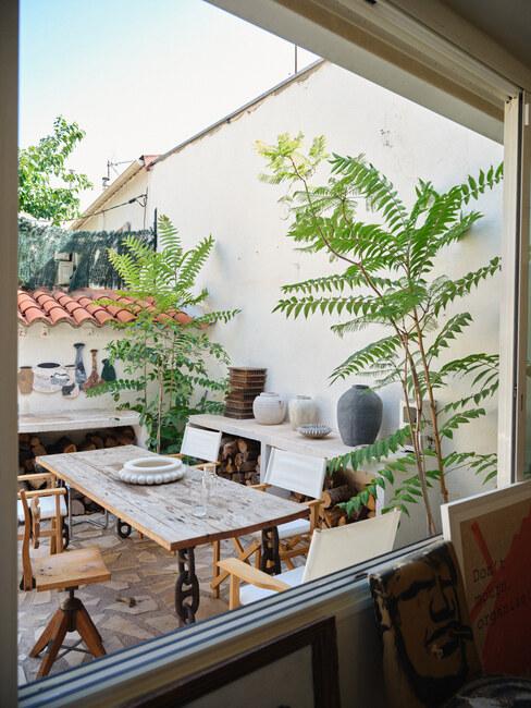 Taras urządzony w stylu eklektycznym