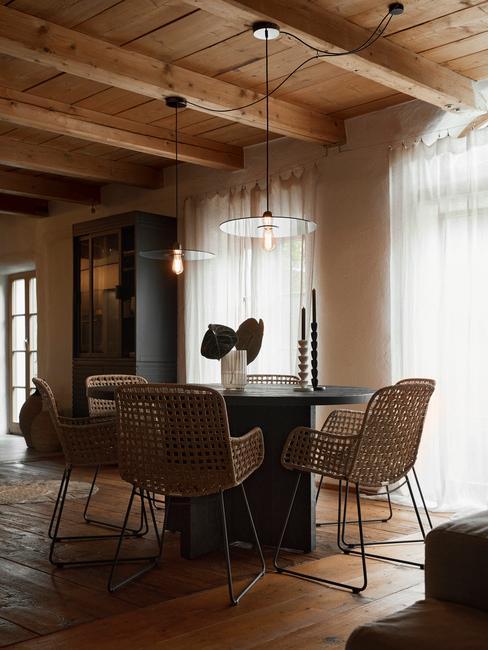 Jadalnia w stylu rustykalnym