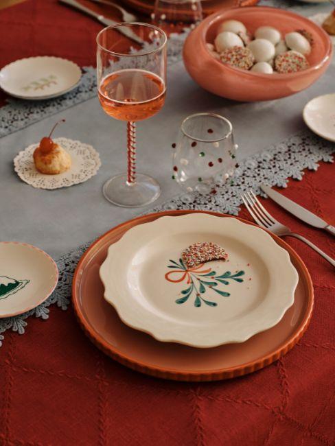 Kolorowe nakrycie stołu świątecznego