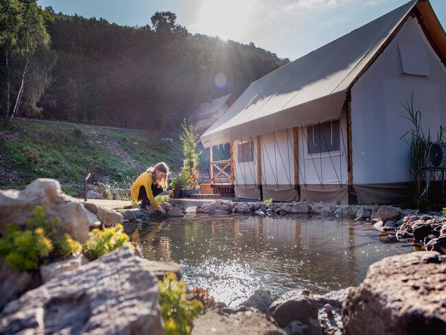 ForRest glamping: stany pri jazierku