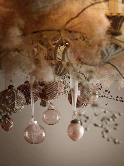 vianočné gule v shabby chic štýle