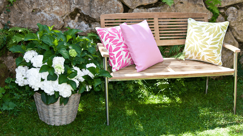 Gartenstuhl Teak als tolle Sitzmöglichkeit im Outdoorbereich