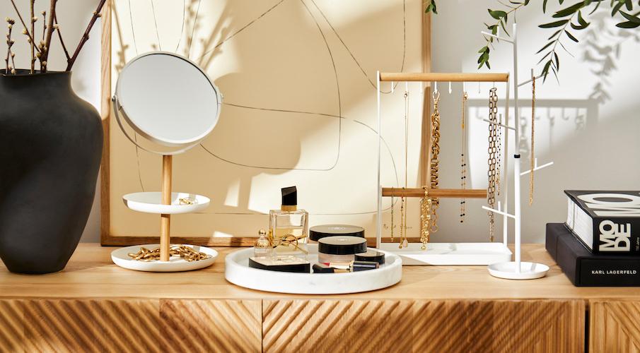 Bad Accessoires für Schmuck und Parfum