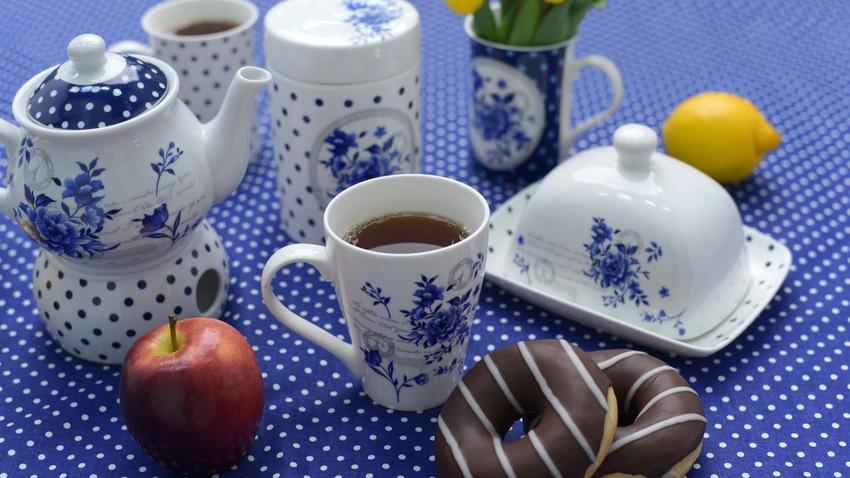 Beurrier en porcelaine blanc et bleu