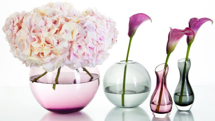 Vase boule transparent rose