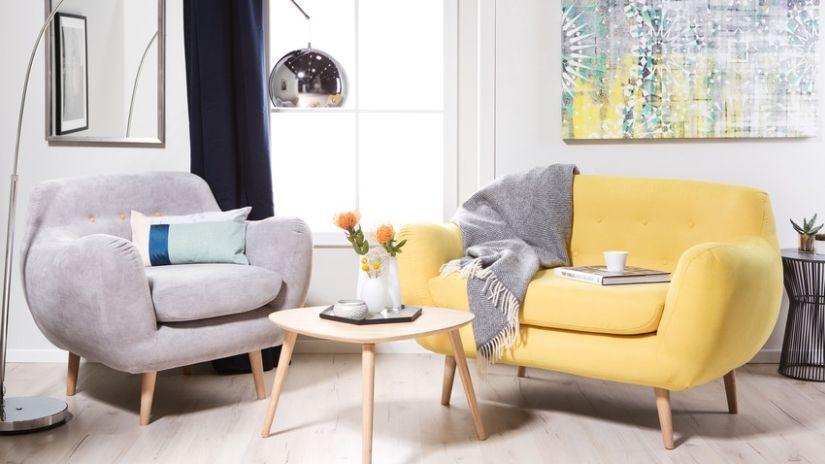 canapes design jaune et gris dans un salon contemporain