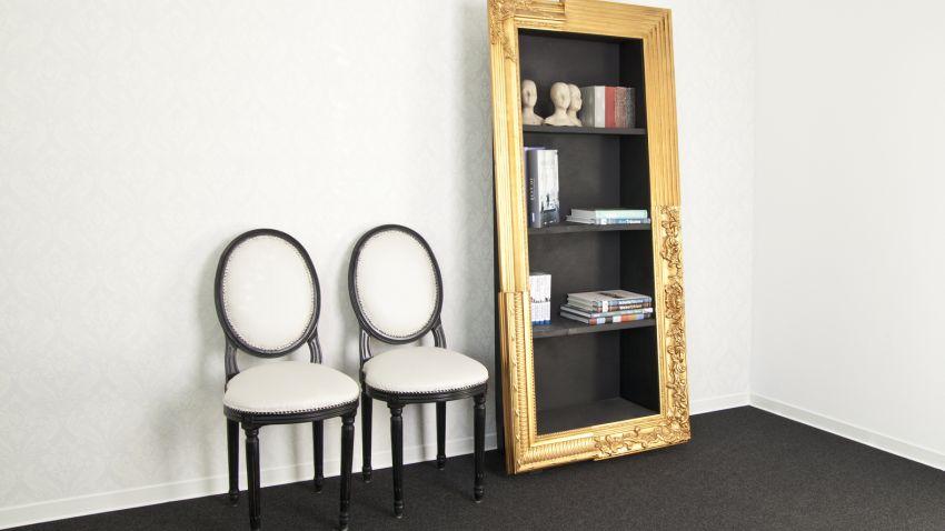 chaise médaillon capitonnée