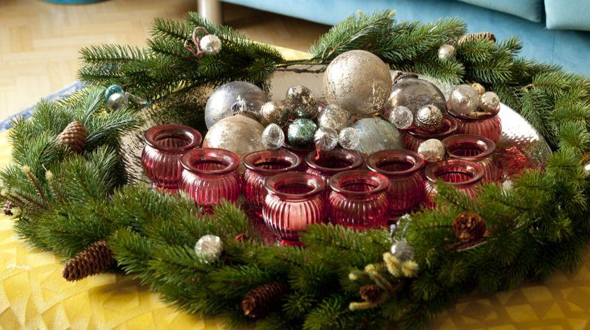 couronne de l'avent avec bougies de Noel