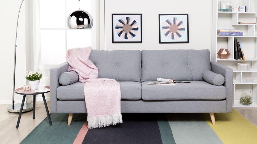 Lampe rétro dans intérieur scandinave
