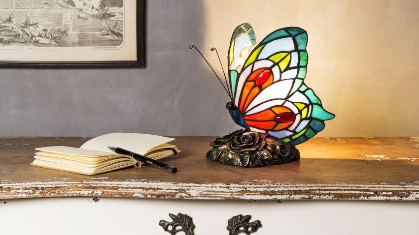 Lampe d'ambiance colorée sur un bureau