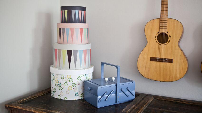 Boîte à couture bleue en bois