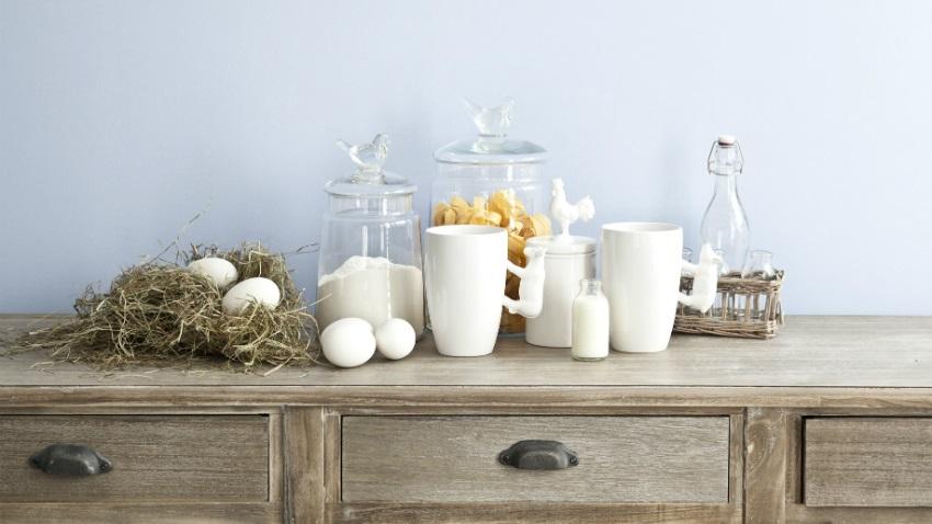Collection de pots blancs en céramique
