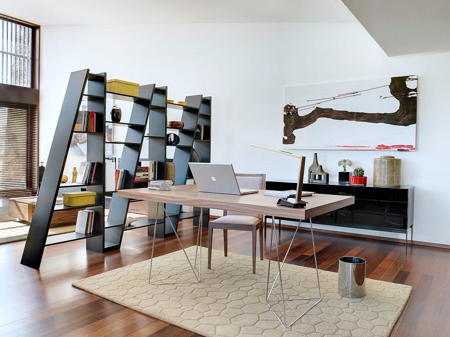 bureau plateau en bois et pieds en métal clair design