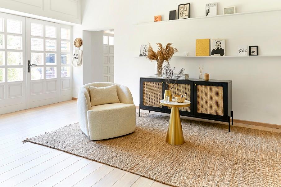 commode en cannage bois foncé