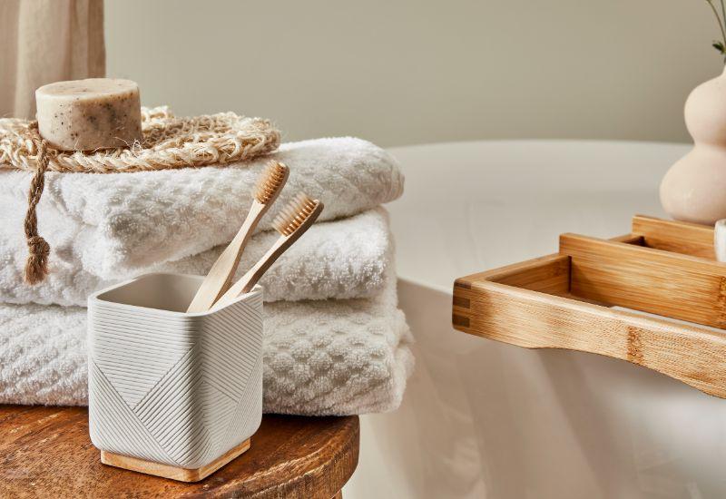 draps de bain blancs modernes