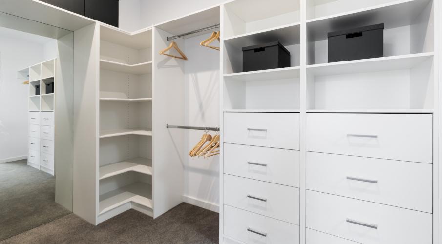 Armoire d'angle blanche chambre