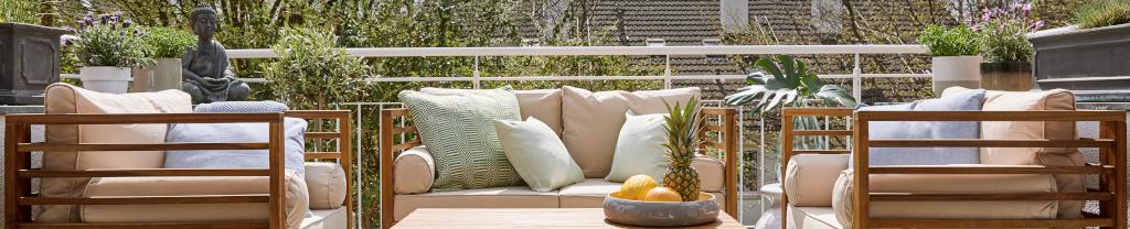 salon de jardin moderne sur une terrasse