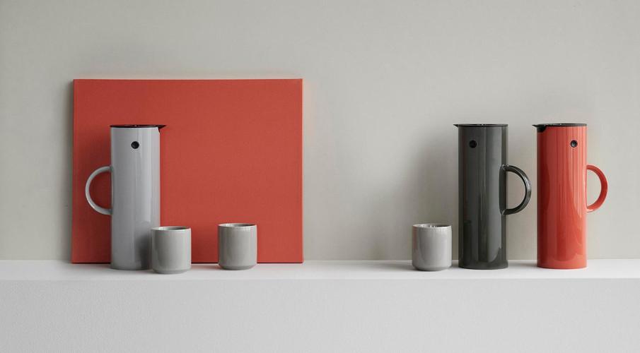 Bouilloires design, bouilloire grise, tasses grises, bouilloire kaki, bouilloire rouge