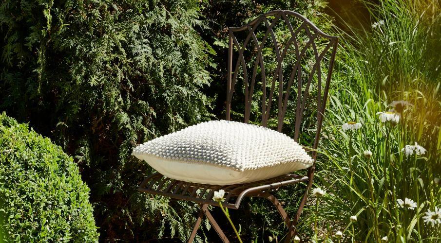 chaise en fer forgé marron