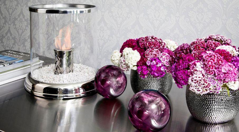 vases decoratifs avec des fleurs