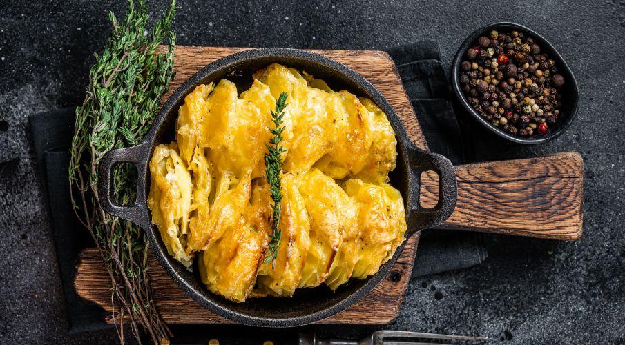 plat a gratin en fonte noire