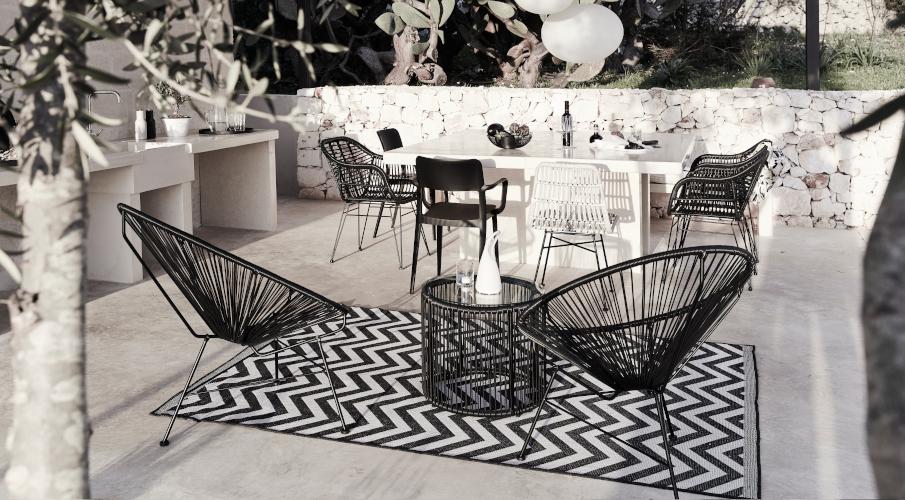 fauteuil de jardin rond noir en plastique