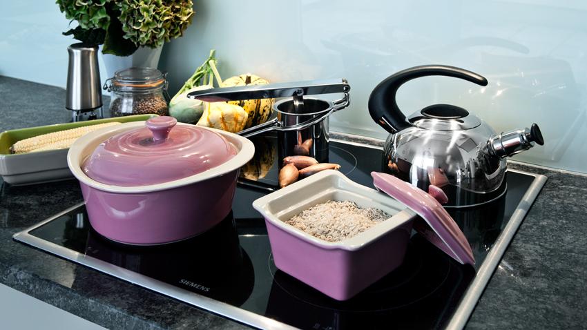 roze vierkante bakvorm met deksel